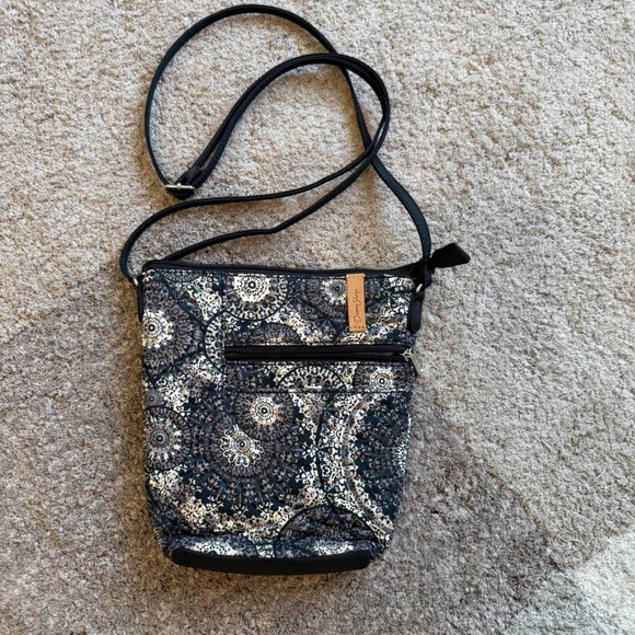 Donna Sharp Handbags - Donna Sharp Kensington Penny Bag Quilted Mandala Crossbody Black Grey 26936 NWT